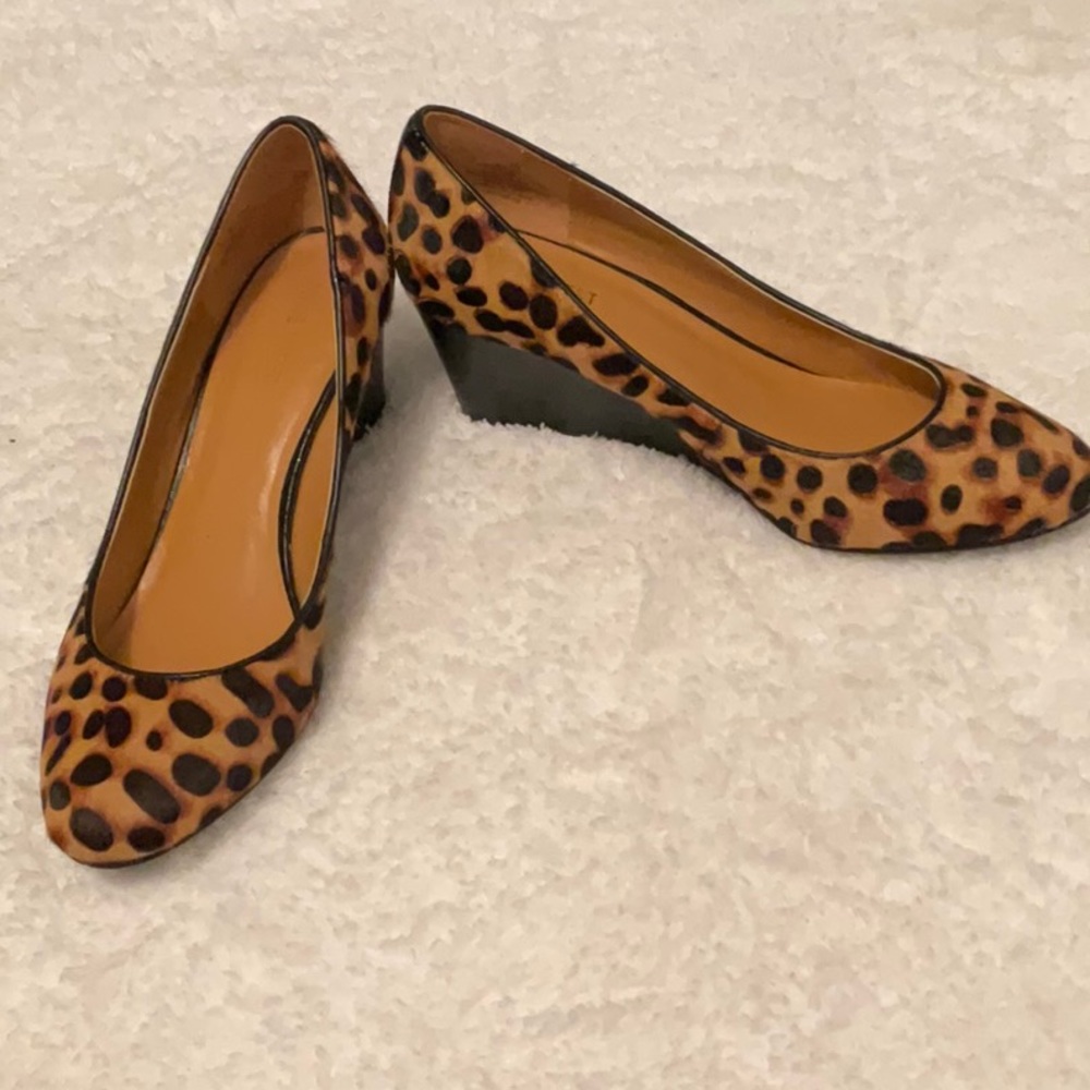 Nine West leopard print wedges EUC